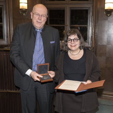 Verleihung der Martin Warnke-Medaille an Elisabeth Bronfen